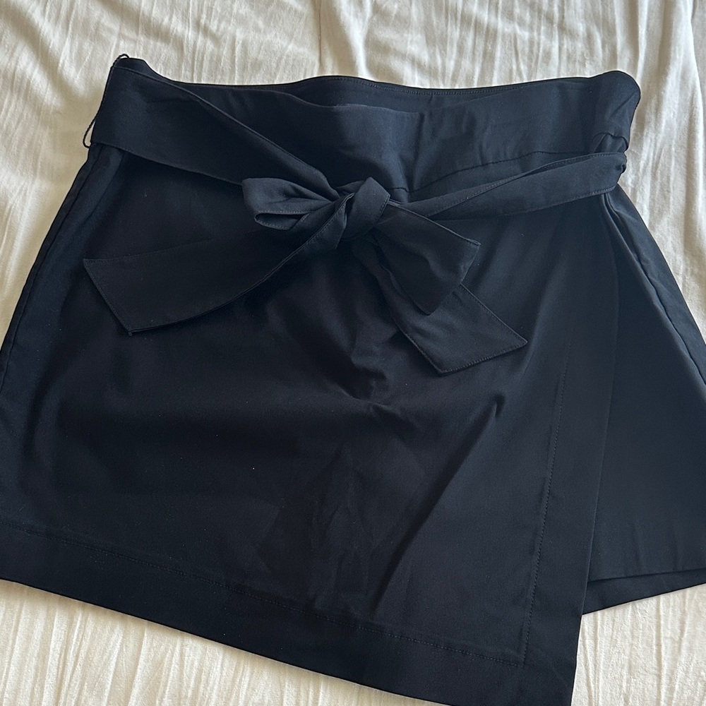 New York & Company Black Tie-Front Skort